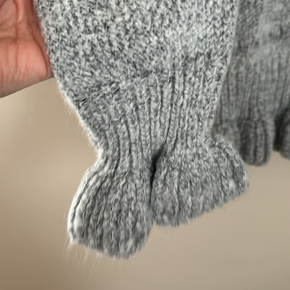 ChicWish |Gray Knit V Neck Sweater w/Cuff Wrists & Frill Sz L - Picture 4 of 12